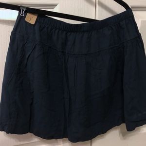 💥3 for $10! New! Navy Hollister Flowy Skirt, Size 7